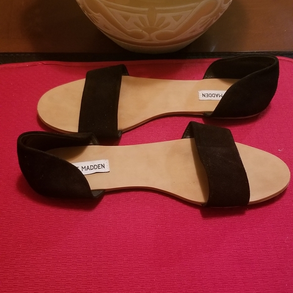 Shoes - Picture 2 of 4